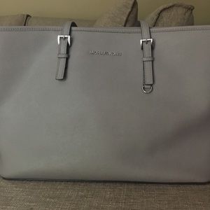 Michael Kors jet set travel bag